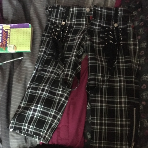 Tripp nyc Pants - Tripp NYC Plaid Capri Pants